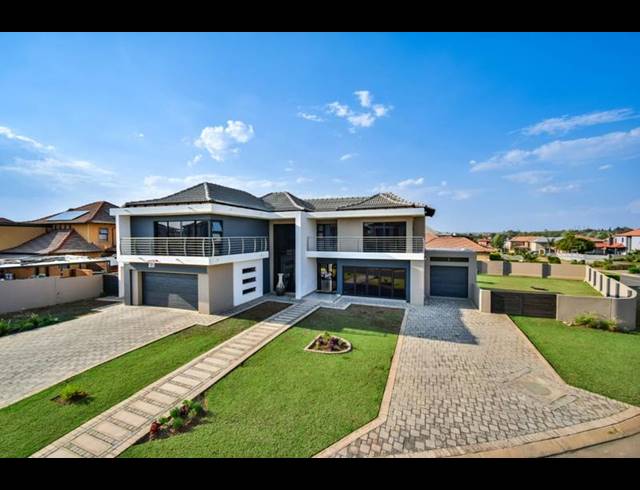 6 BEDROOM HOUSE FOR SALE IN SAVANNAH COUNTRY ESTATE
